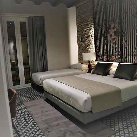 You & Co. Quart Boutique Valencia Room photo