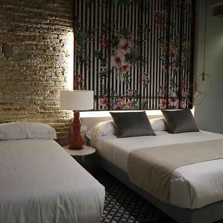 You & Co. Quart Boutique Valencia Room photo